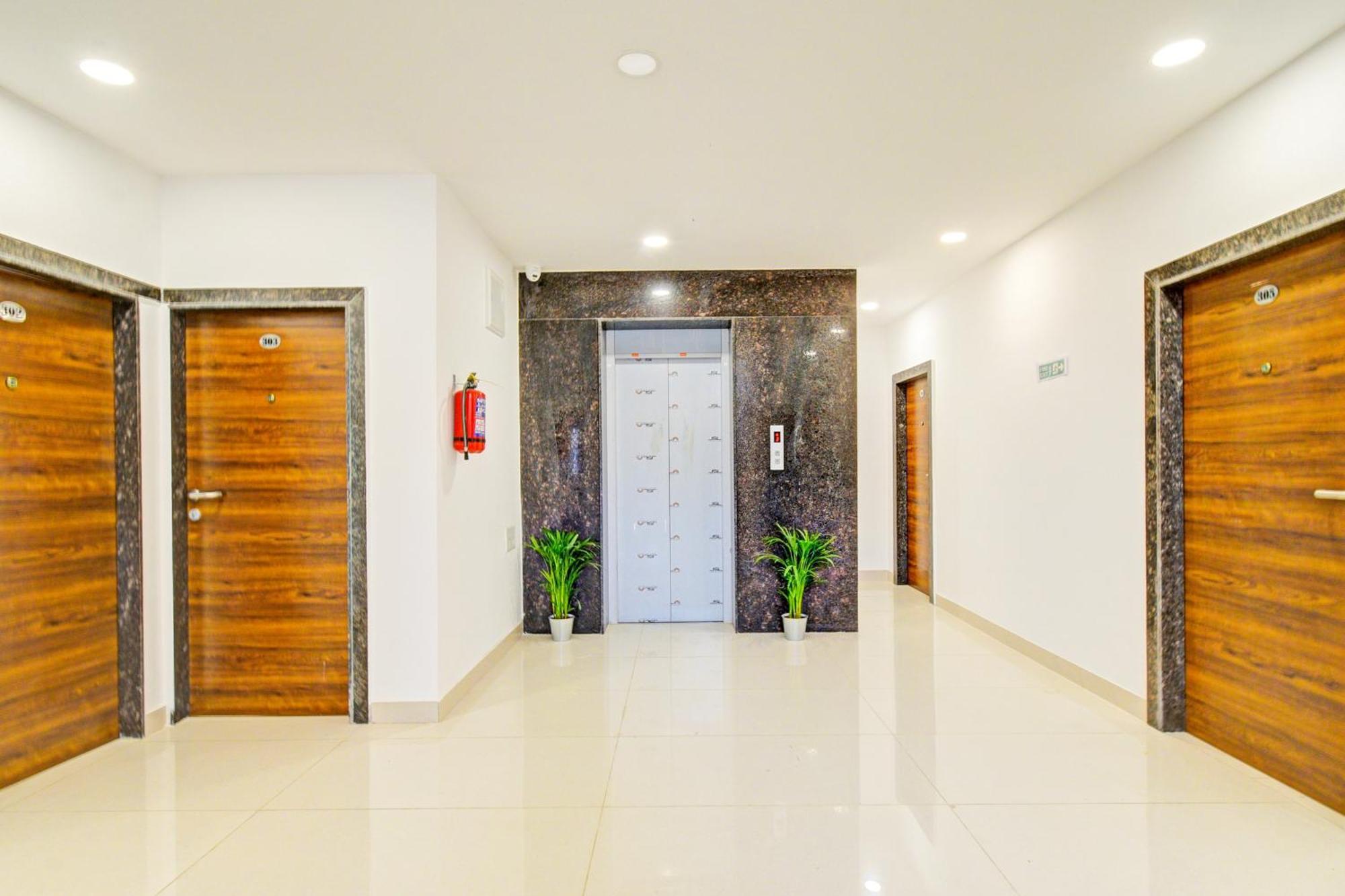 Super Townhouse Oak Suchitra Kompally Road Formerly Sun Moon Hotels Trimulgherry Kültér fotó