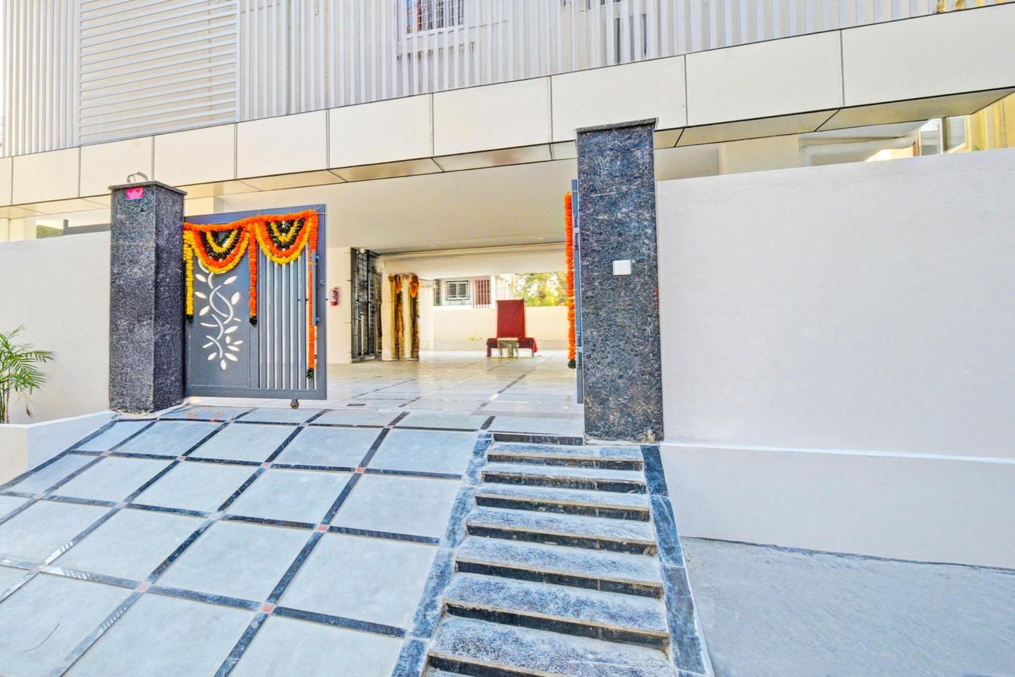 Super Townhouse Oak Suchitra Kompally Road Formerly Sun Moon Hotels Trimulgherry Kültér fotó